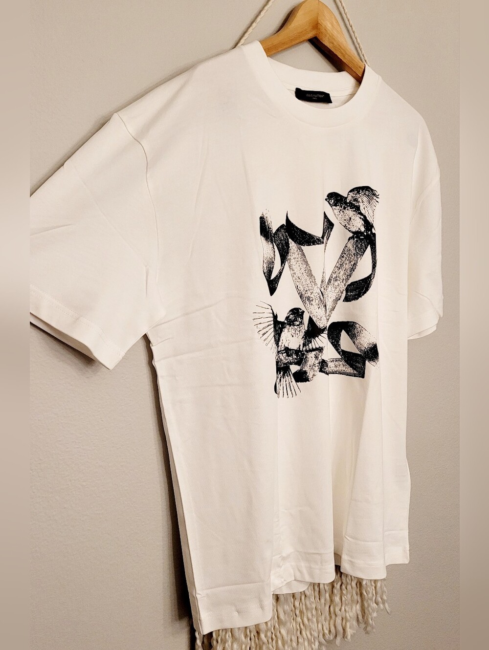 🇫🇷LOUIS VUITTON✨️White Graphic T-shirt✨️ - Picture 3 of 12